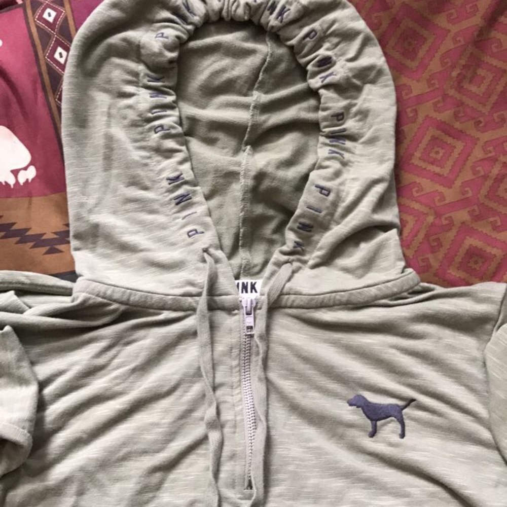 Pullover hoodie light weight
