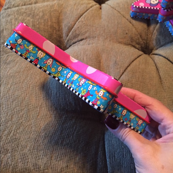 2 Grrrls star shape metal tin box, clear window - Picture 4 of 4