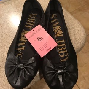 NWT black leather adorable bowed flats