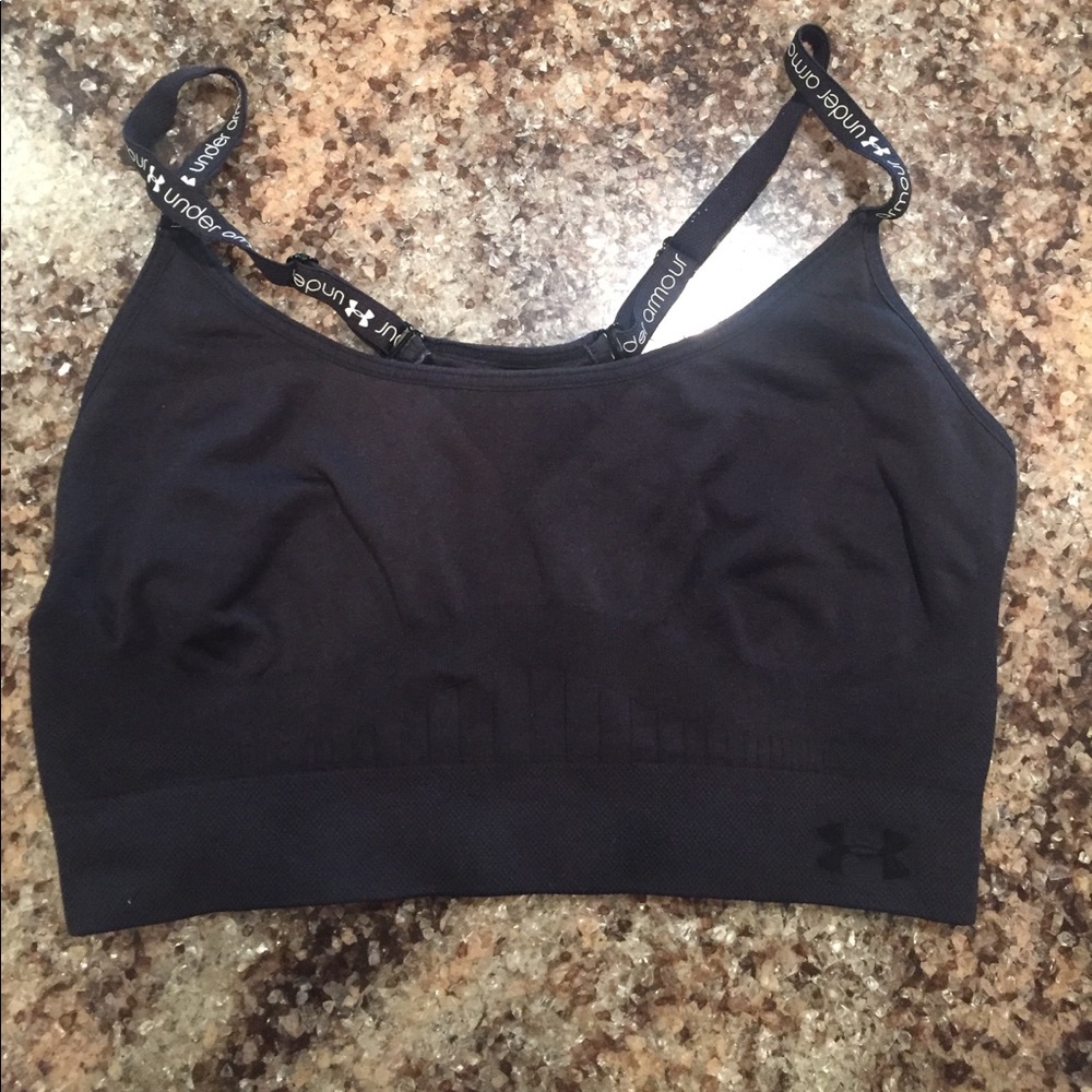 Under Armour racer back sport bra.