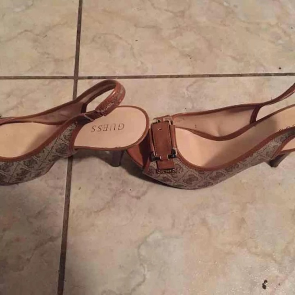 Heels - Picture 4 of 4