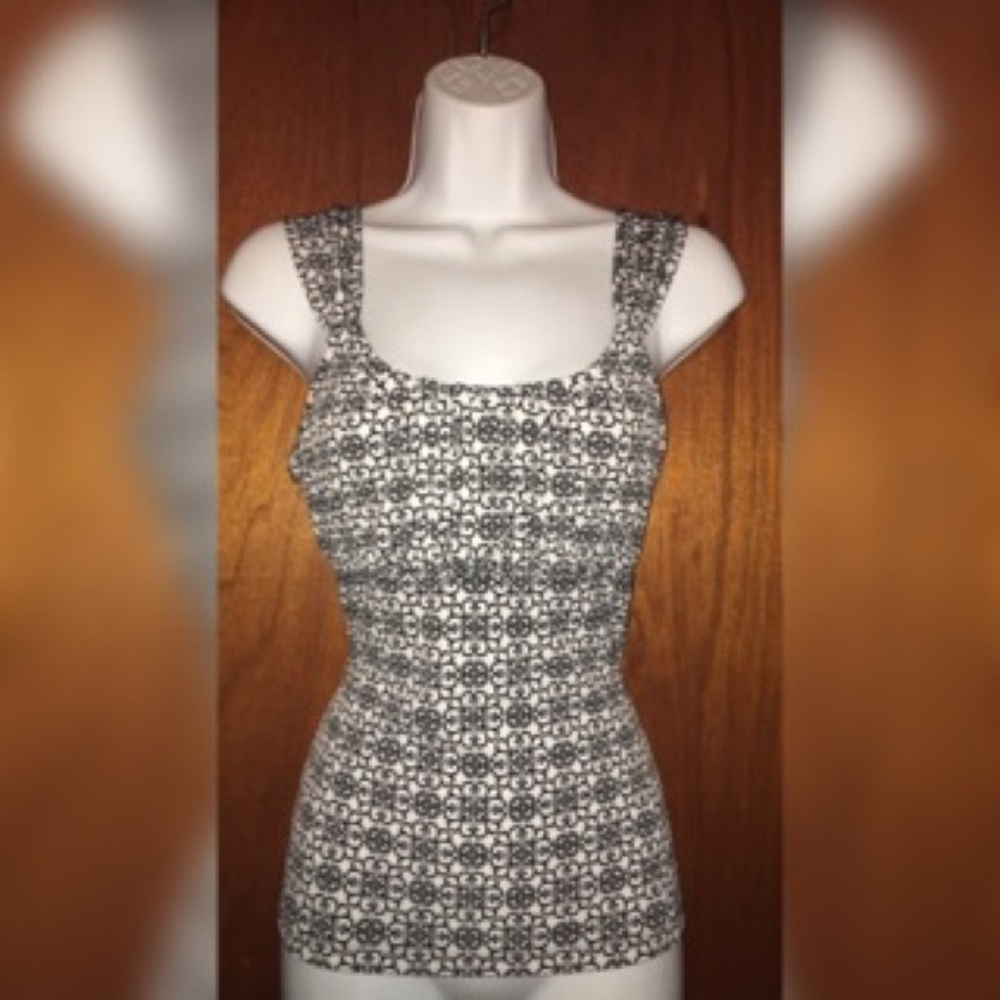 WHBM shell top