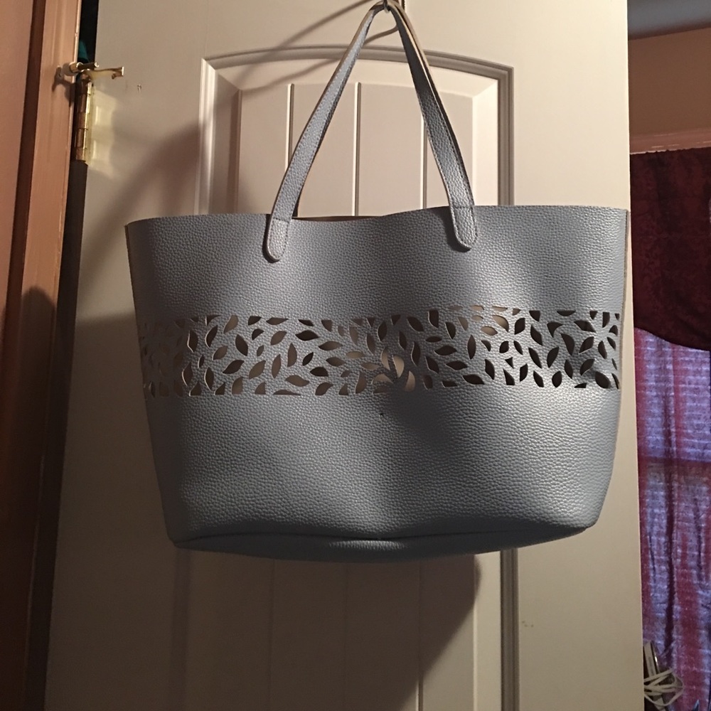 Light blue/silver travel tote