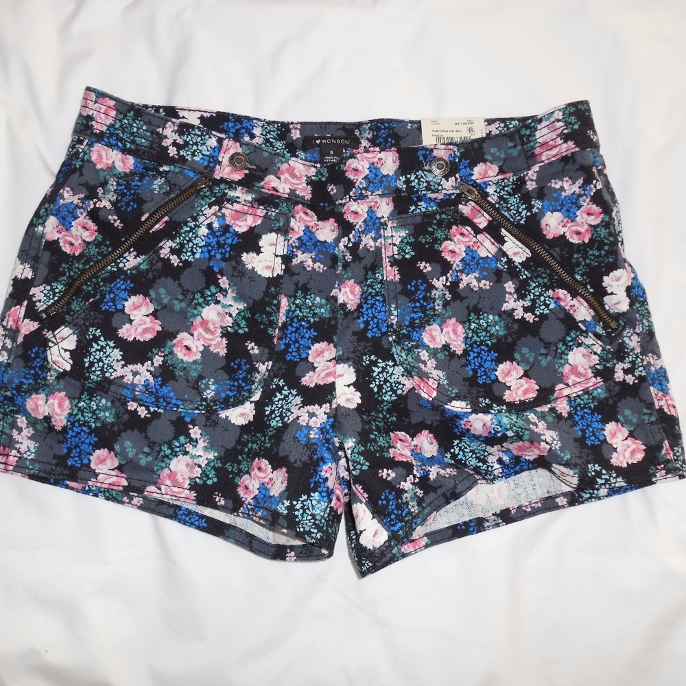 I Heart Love Ronson Adorable Floral Shorts