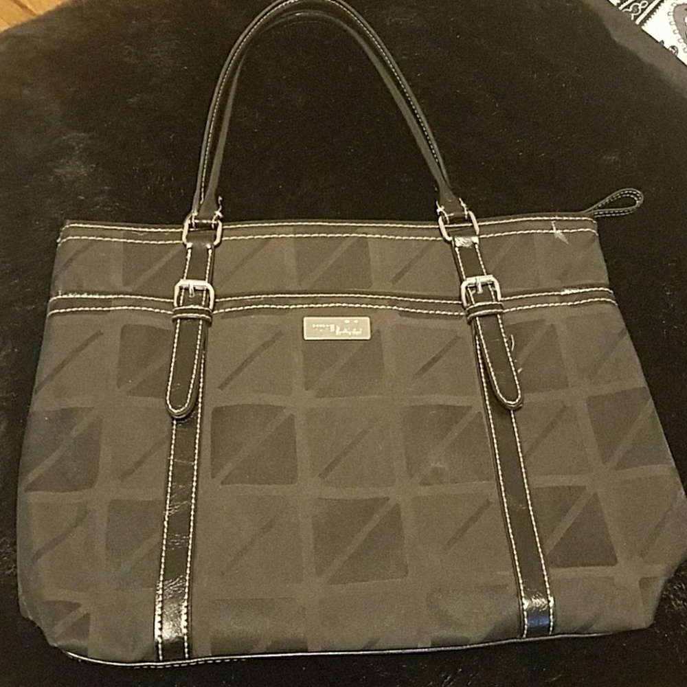 Nine & Co. Shoulder bag