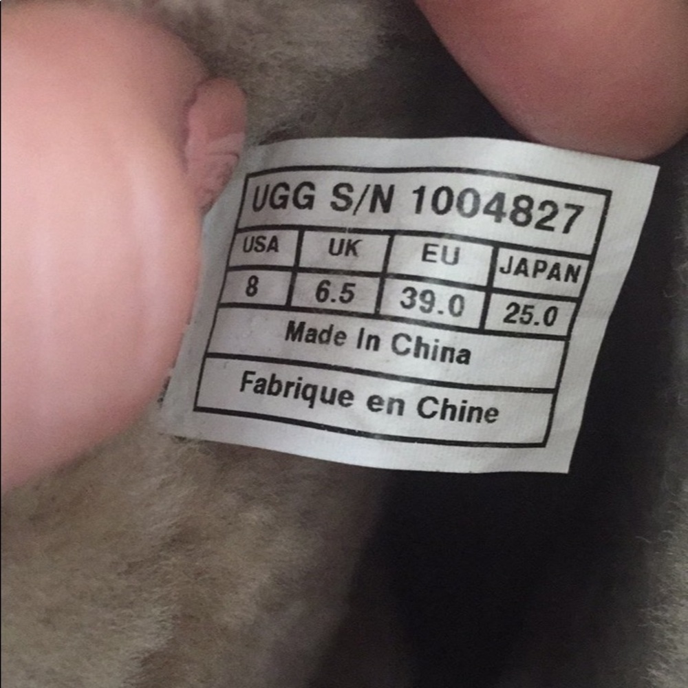 RARE DECORATIVE UGGS BARELY WORN!!! - Picture 5 of 5