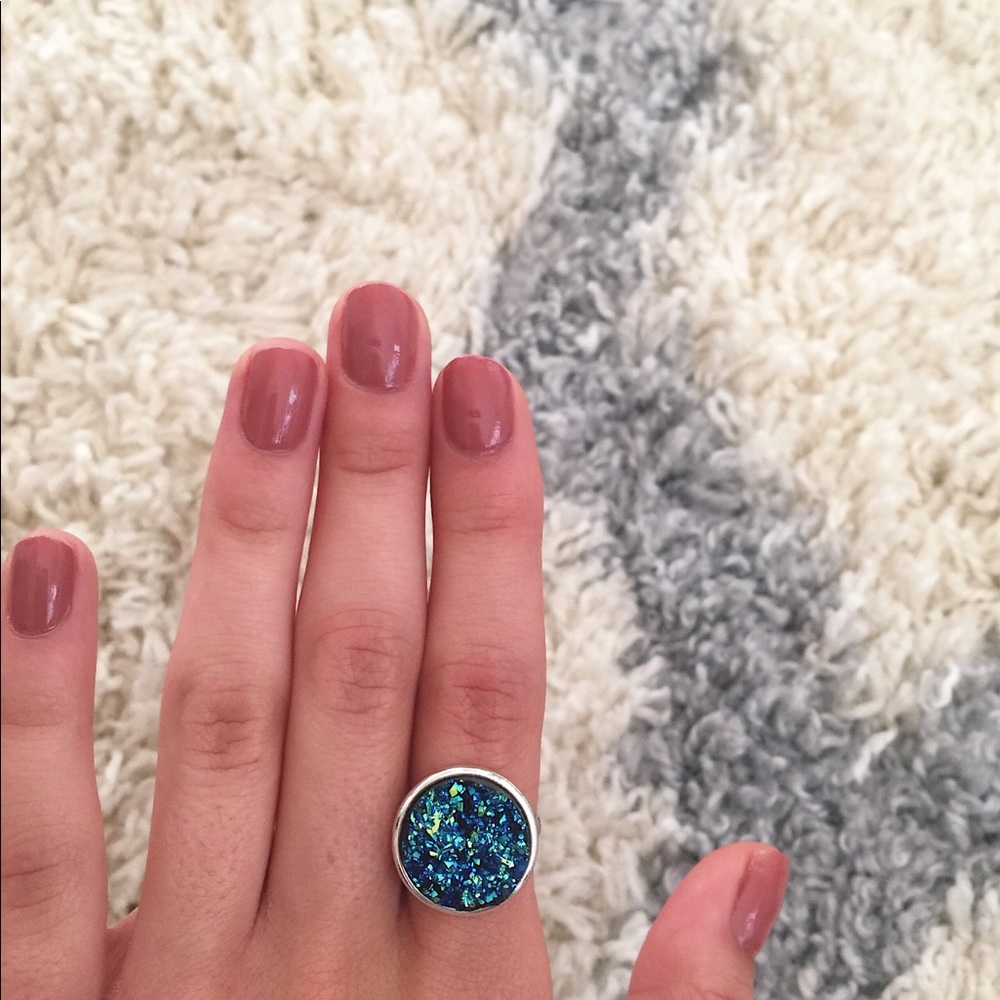 Cut rock ring