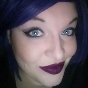 Meet your Posher, Lola