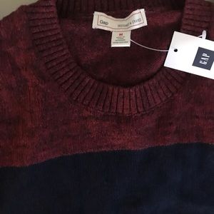 Gap Sweater M. NWT