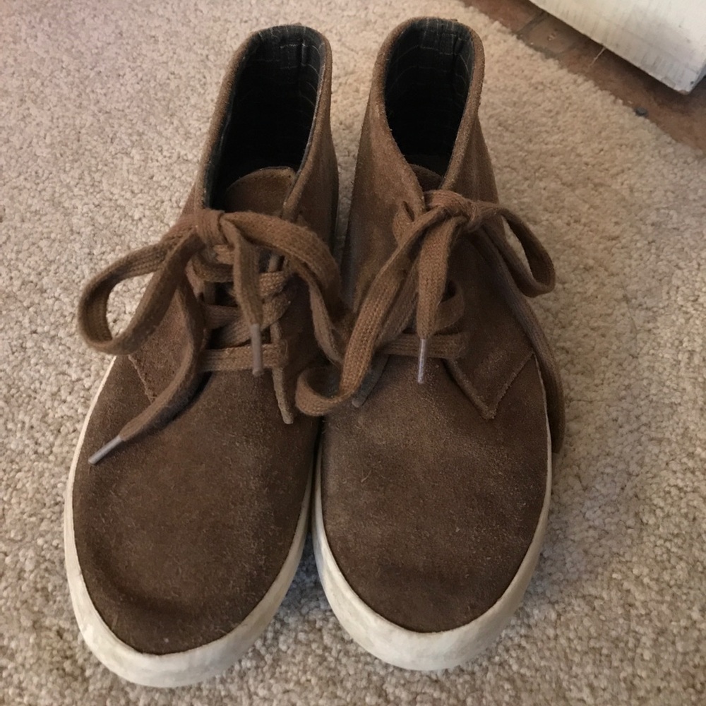 Boys Omega high tops size 3