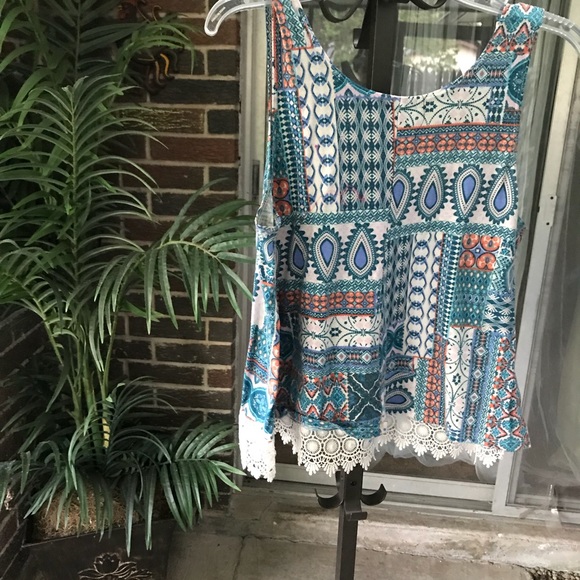 Whimsical patch pattern with lace fringe tank top - Picture 4 of 5