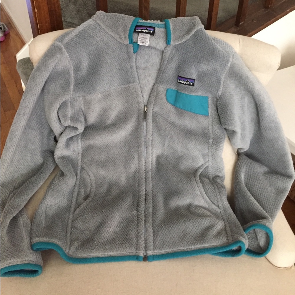 patagonia gray zip up fleece, size medium