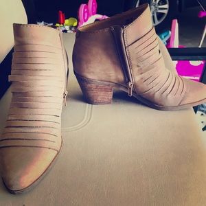 Lucky Brand 8M ankle boots