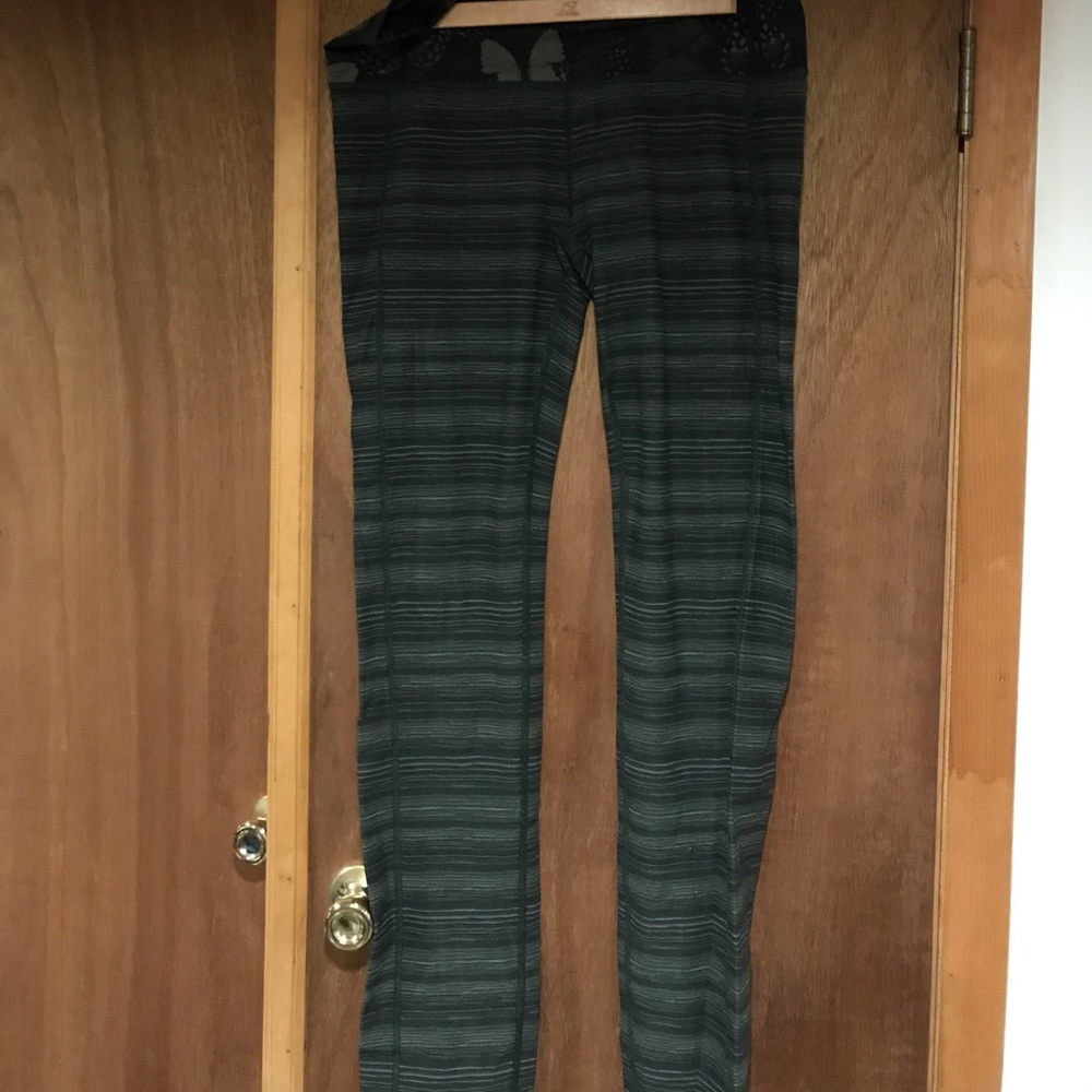 Size 12 lululemon wunder under pant