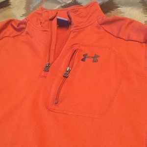 UNDER ARMOUR PULLOVER WITH 1/4 ZIP!