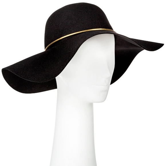 Mossimo Supply Co. Accessories - ✨HP✨MOSSIMO SUPPLY CO. - Floppy Hat With Gold Trim