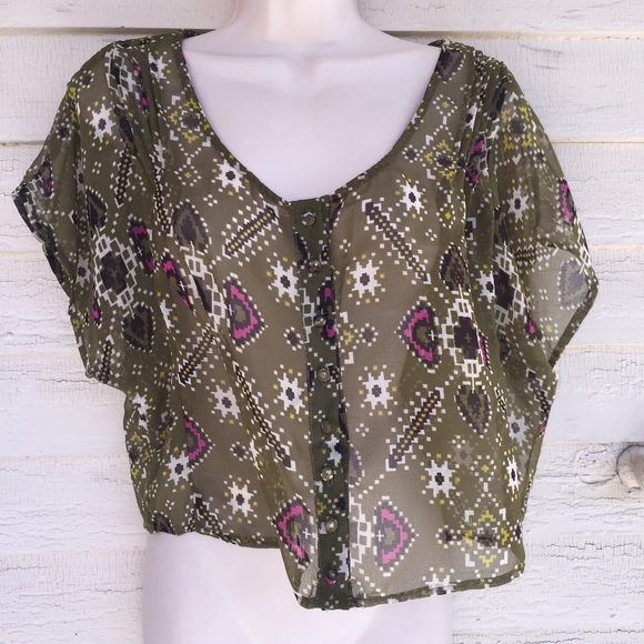 SUGAR17 olive cropped buttoned blouse! - Picture 3 of 7