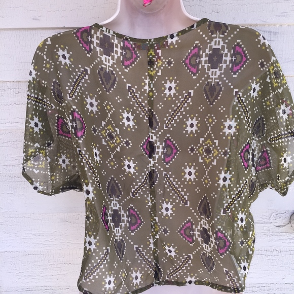 SUGAR17 olive cropped buttoned blouse! - Picture 7 of 7