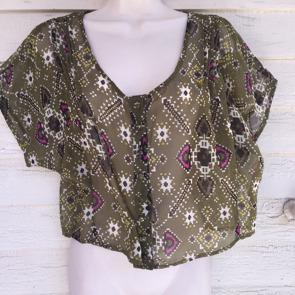 SUGAR17 olive cropped buttoned blouse! - Picture 5 of 7