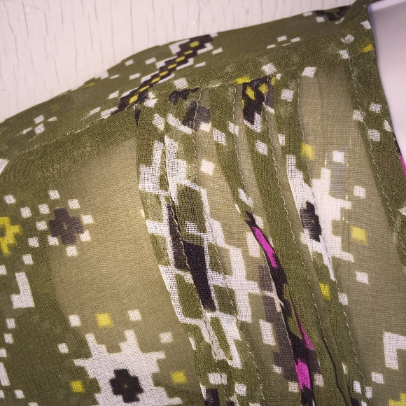 SUGAR17 olive cropped buttoned blouse! - Picture 4 of 7