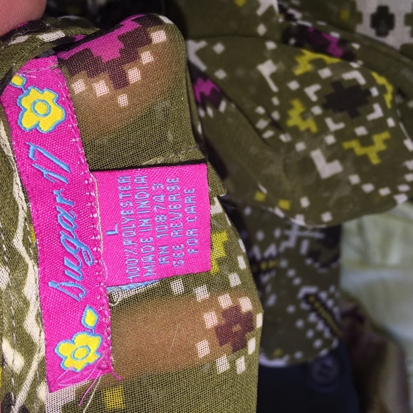 SUGAR17 olive cropped buttoned blouse! - Picture 2 of 7