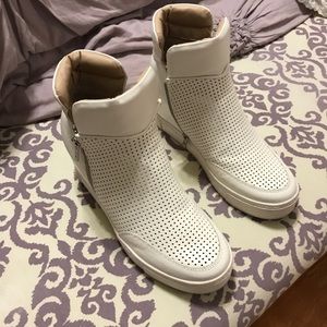 Steve Madden Wedge - 7.5