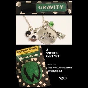 A Broadway Style WICKED Gift Set Bath Bomb & More!