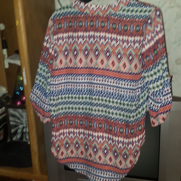 🚨SOLD🚨Colorful blouse - Picture 2 of 3