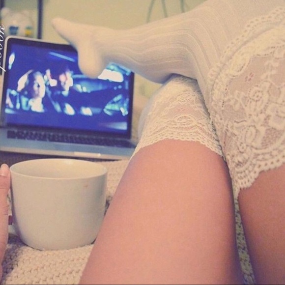 CABLE KNIT AND LACE THIGH HIGH SOCKS - Picture 4 of 4