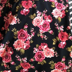 LulaRoe L Cassie black red and pink rose pattern