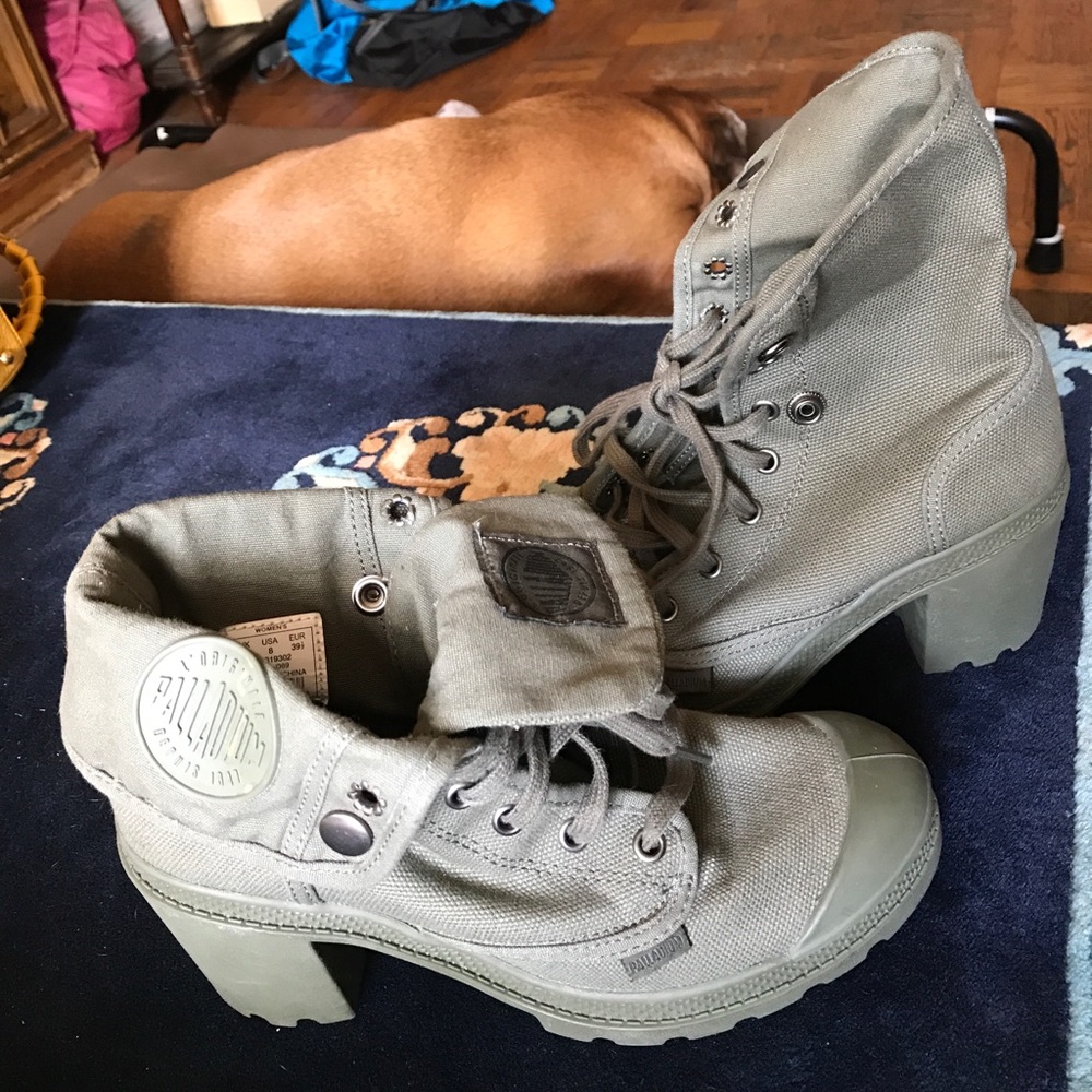 Original palladium army green shoes