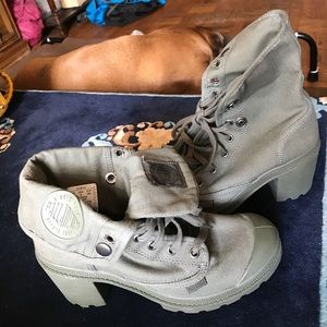 Original palladium army green shoes