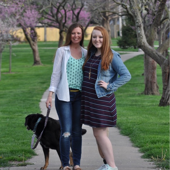 Meet your posher! - Picture 2 of 2