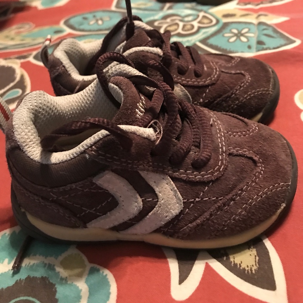Brown leather lace up shoes