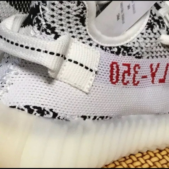 Adidas Yeezy 350 Boost v2 “Zebra” - Picture 6 of 6