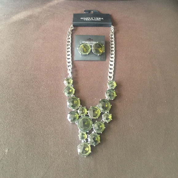 Simply Vera Vera Wang Jewelry - Simply Vera Vera Wang Green Necklace Earrings Set