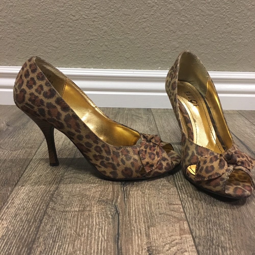 Leopard shoes