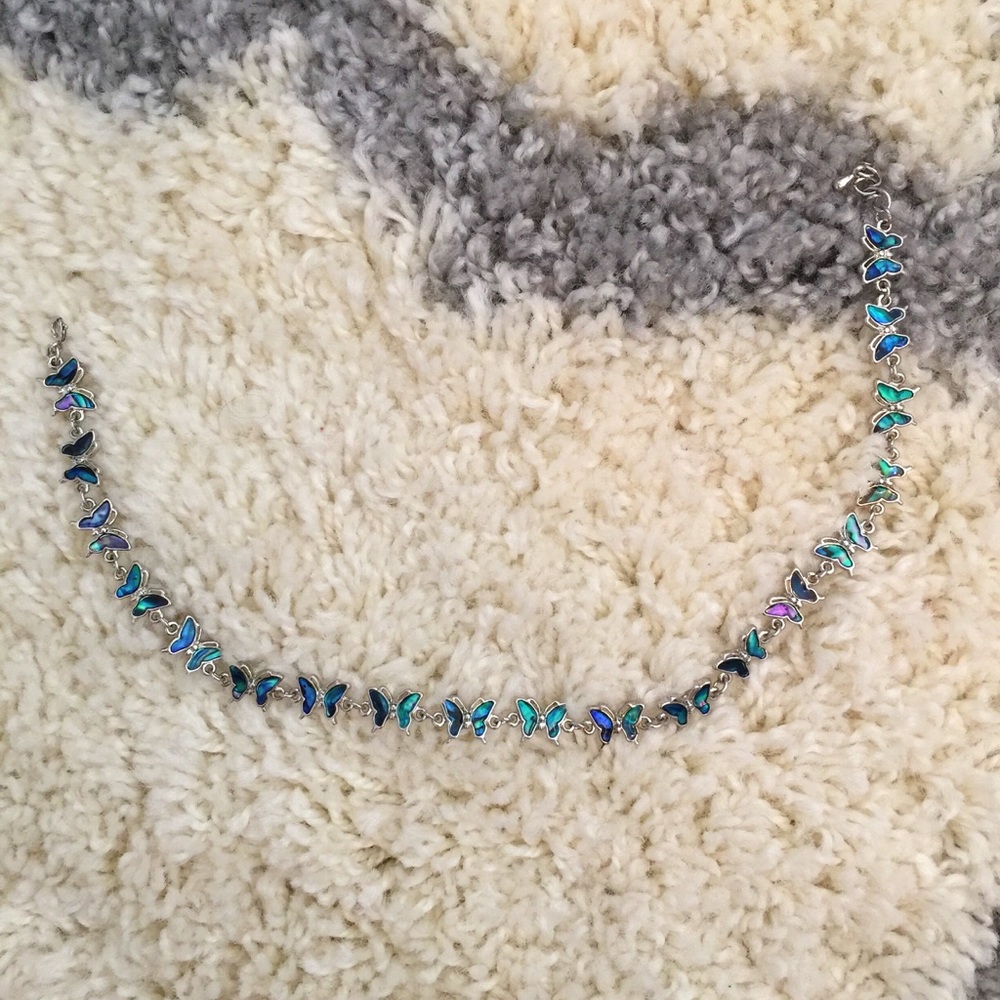 Butterfly chocker