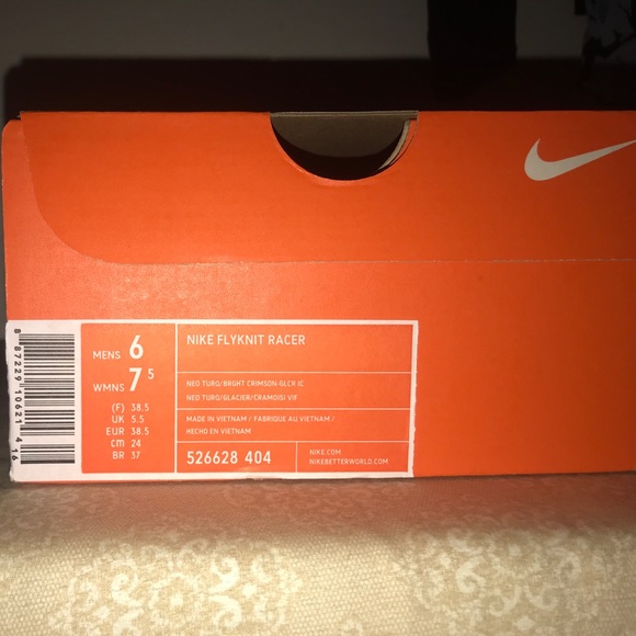 Nike FlyKnit Racer BRAND NEW. NEVER WORN! - Picture 6 of 6