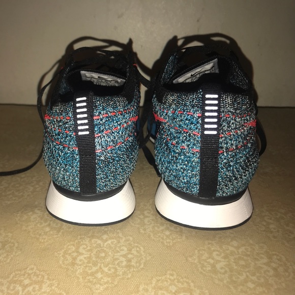 Nike FlyKnit Racer BRAND NEW. NEVER WORN! - Picture 4 of 6