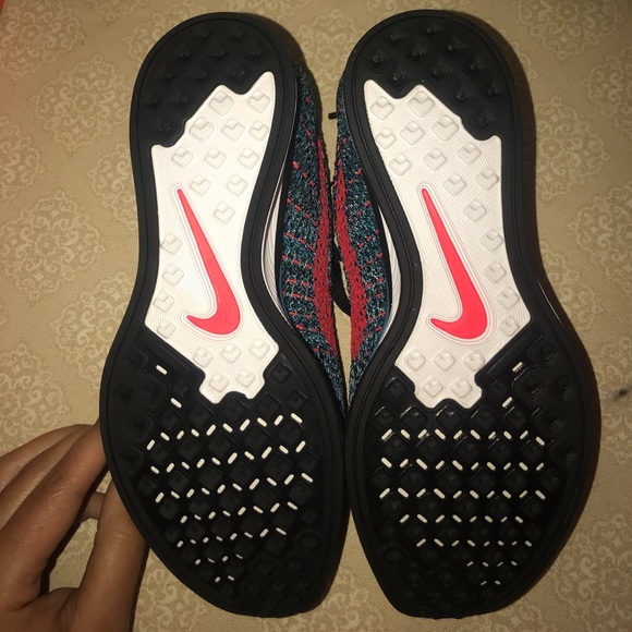 Nike FlyKnit Racer BRAND NEW. NEVER WORN! - Picture 5 of 6