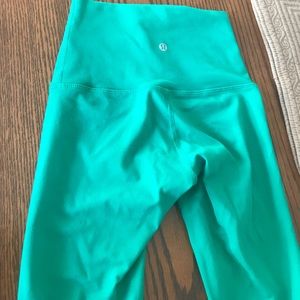 Lululemon wunder under pant- size 2-