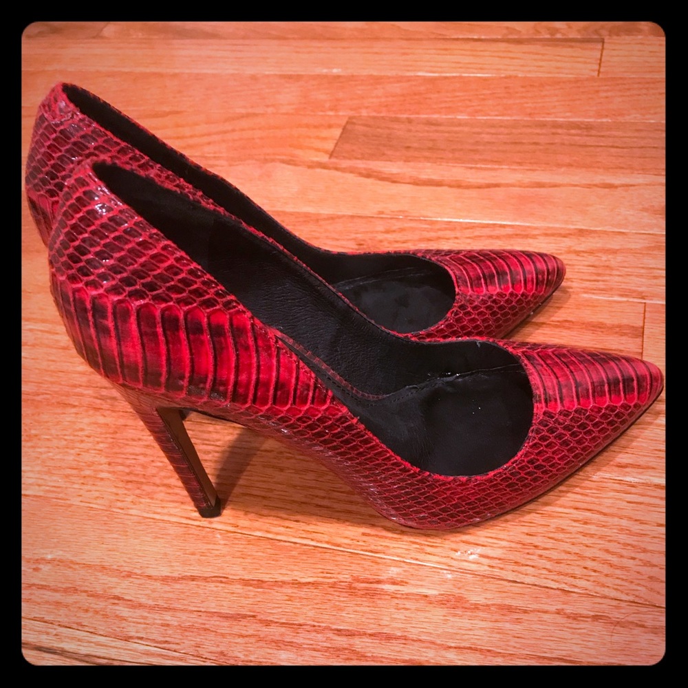 Amazing RED Aldo Pumps 😍