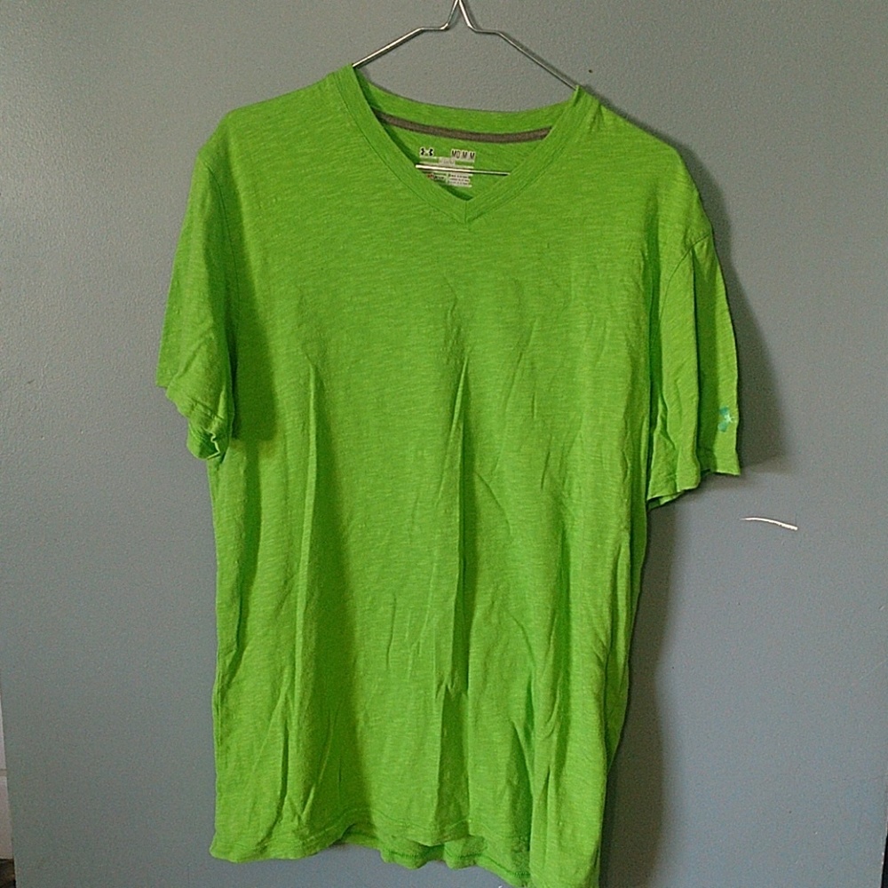 Under Armour Short Sleeve V Neck tee