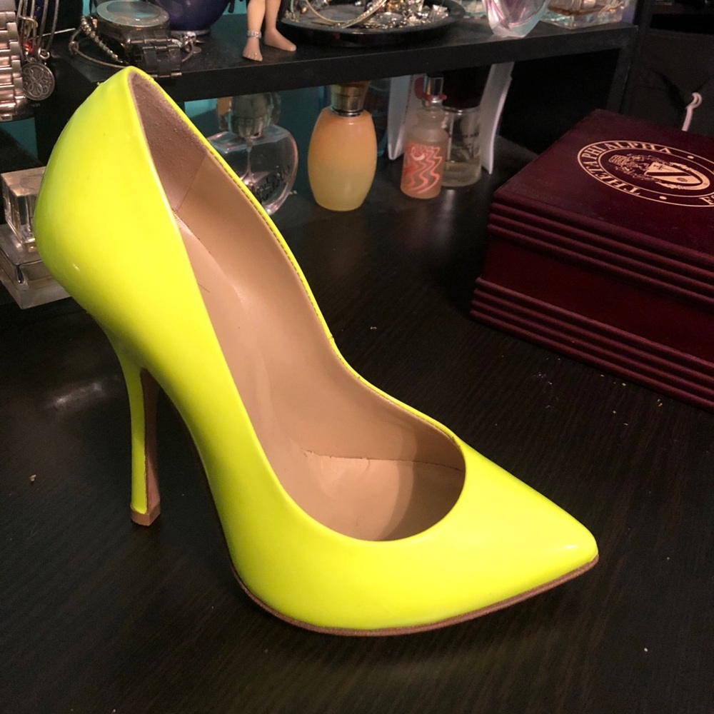 Heels - Picture 4 of 8