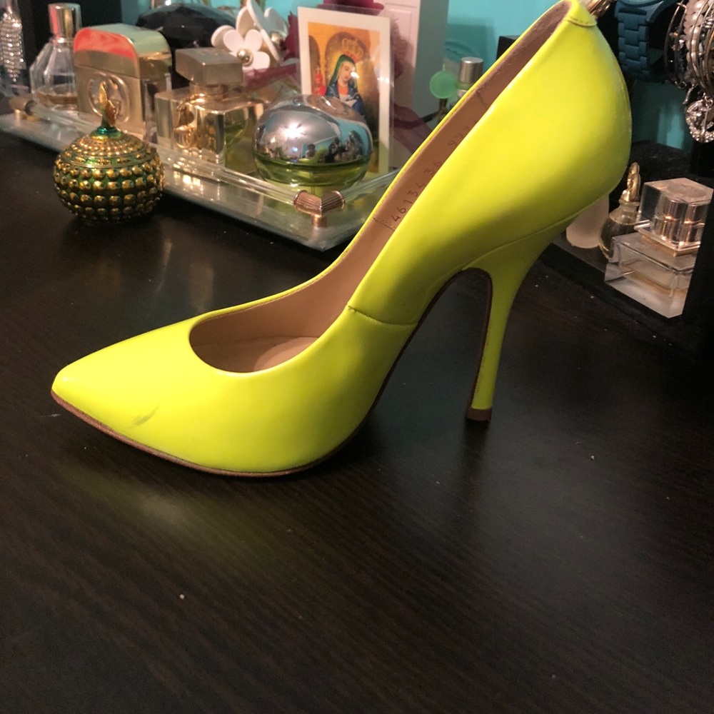 Heels - Picture 6 of 8