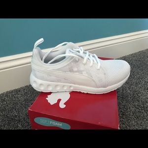 Women's Puma's size 6 & 1/2