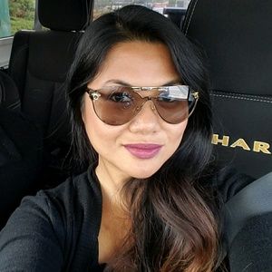 Meet your Posher, Karen