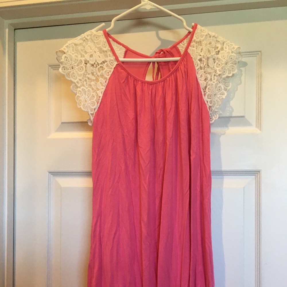 Short cute pink dress with white lace sleeves