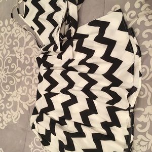 Two piece white/Black set